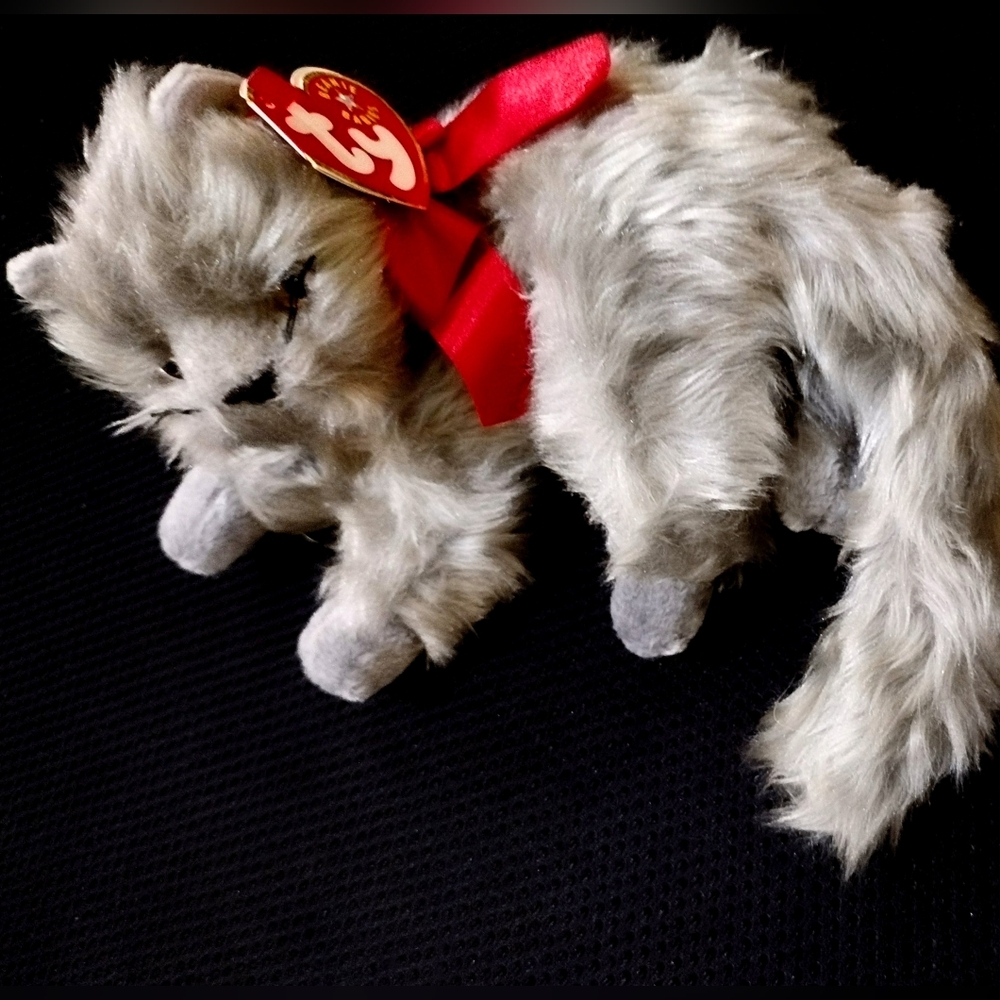 Ty Beanie -Beani- The Creepy Lookin Cat W/Gray Fur That Flows & A Red Ribbon Bow